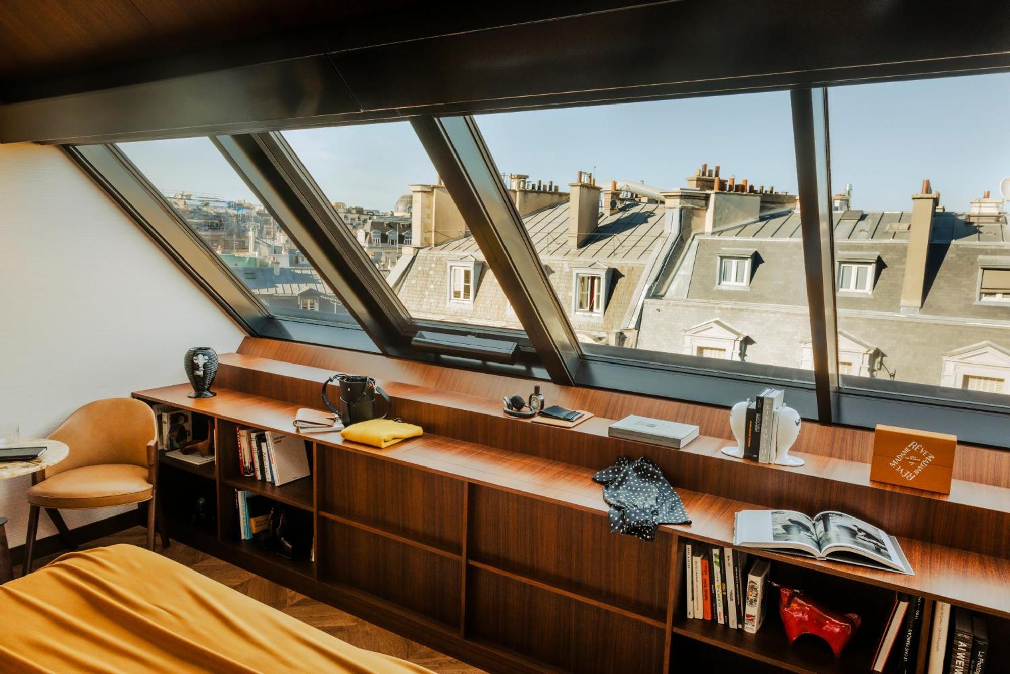 Suite Parisian rooftops View Atelier