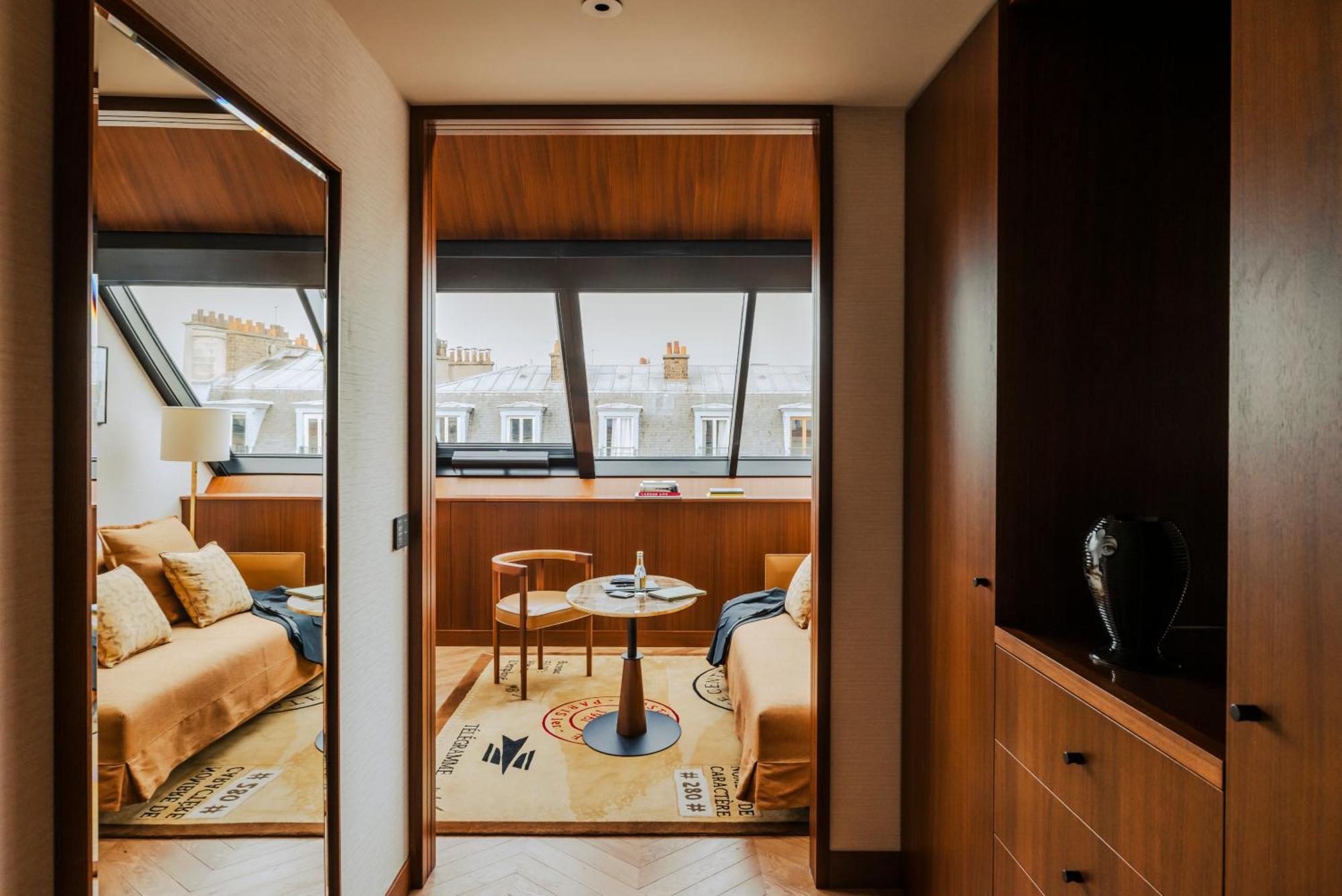 The Nest Suite Parisian rooftops View Atelier